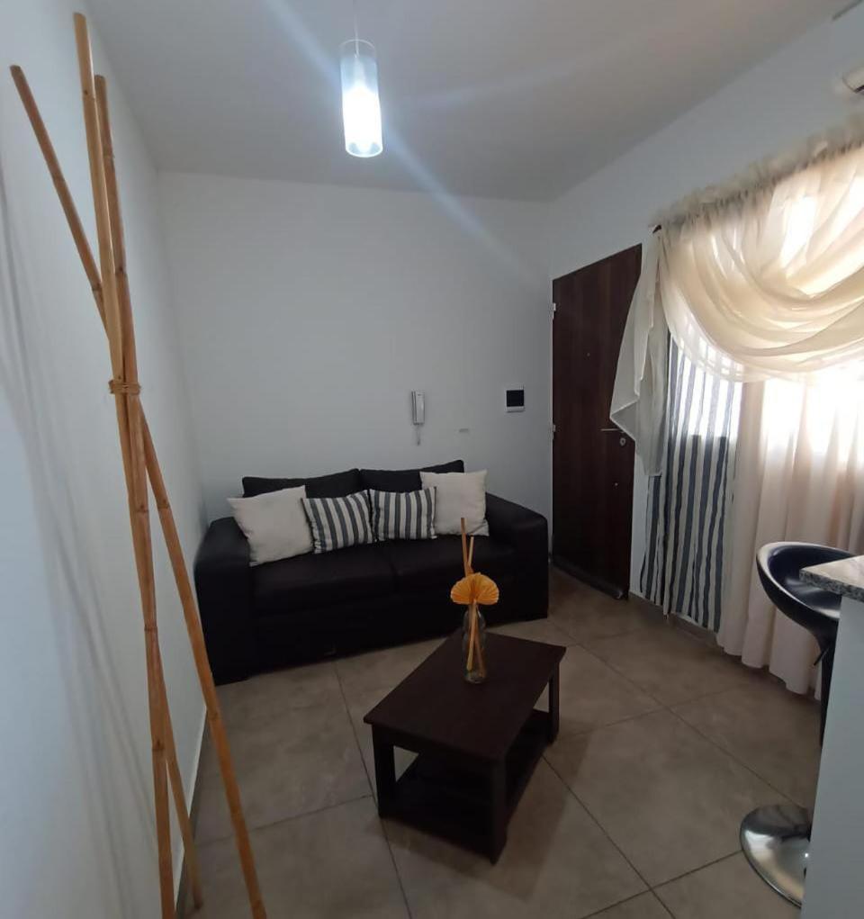 Apartment Lugar Encantador Con Estacionamiento Gratuito.